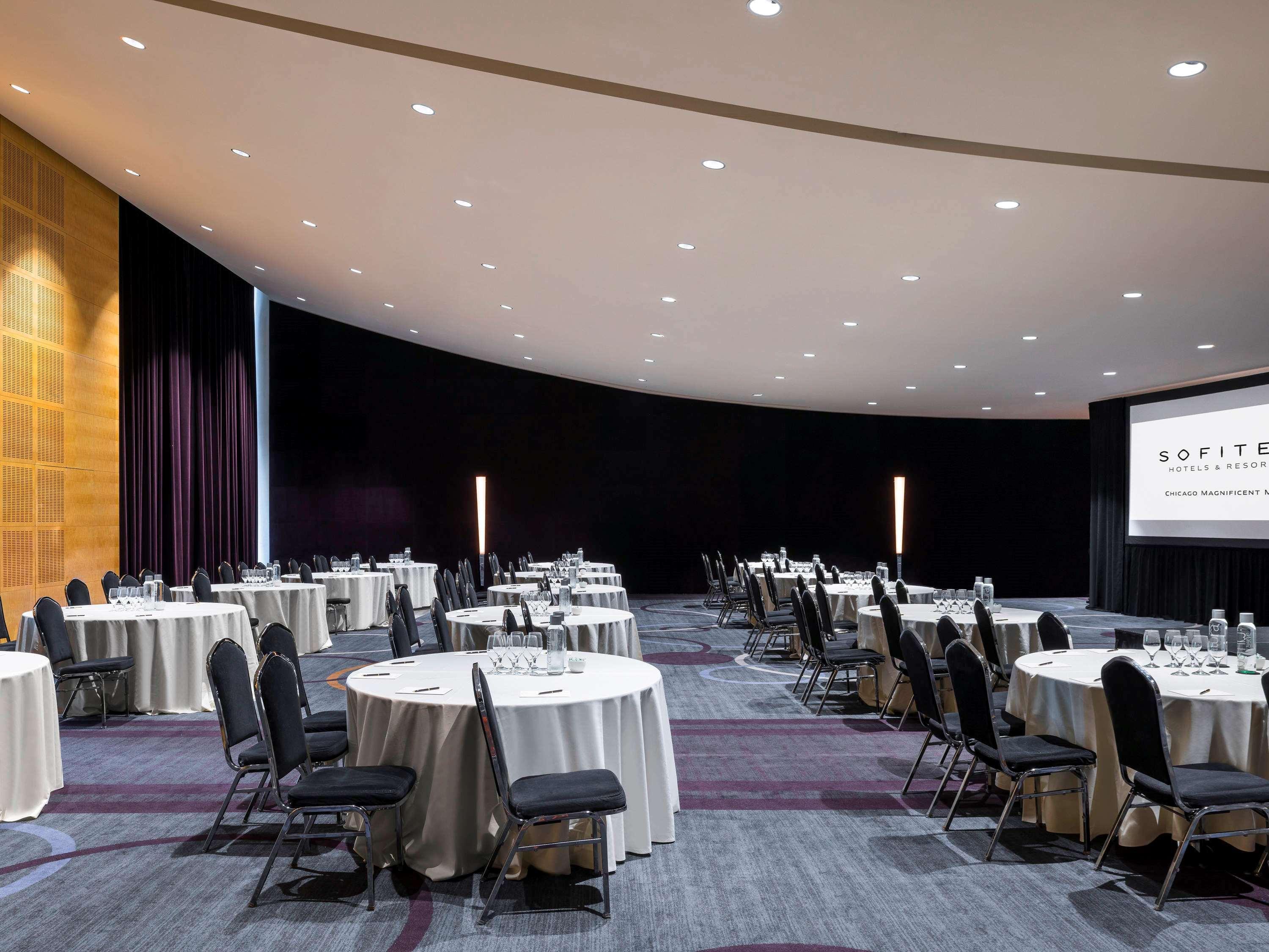 Sofitel Chicago Magnificent Mile Hotel Bagian luar foto The ballroom