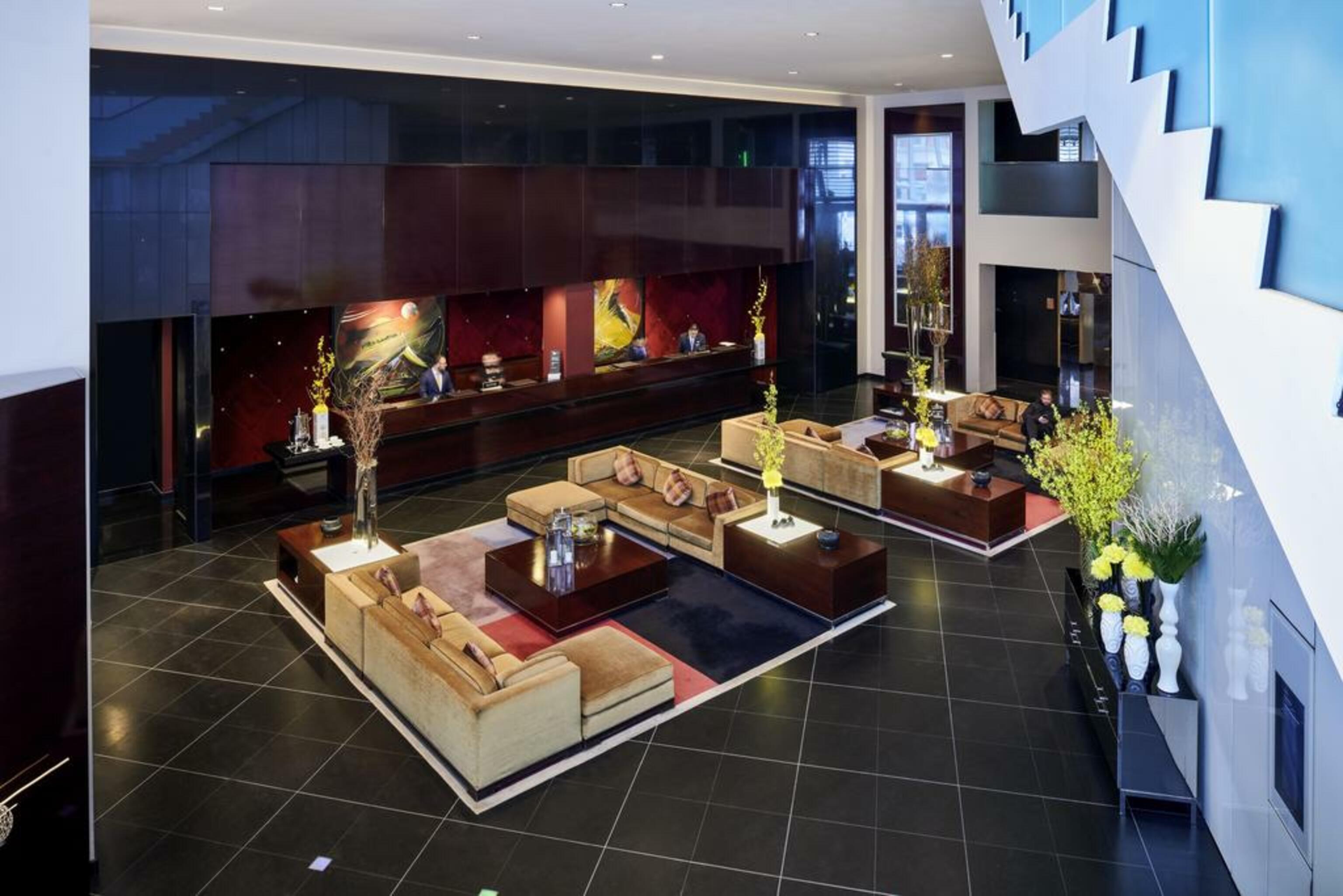 Sofitel Chicago Magnificent Mile Hotel Bagian luar foto The lobby of the hotel