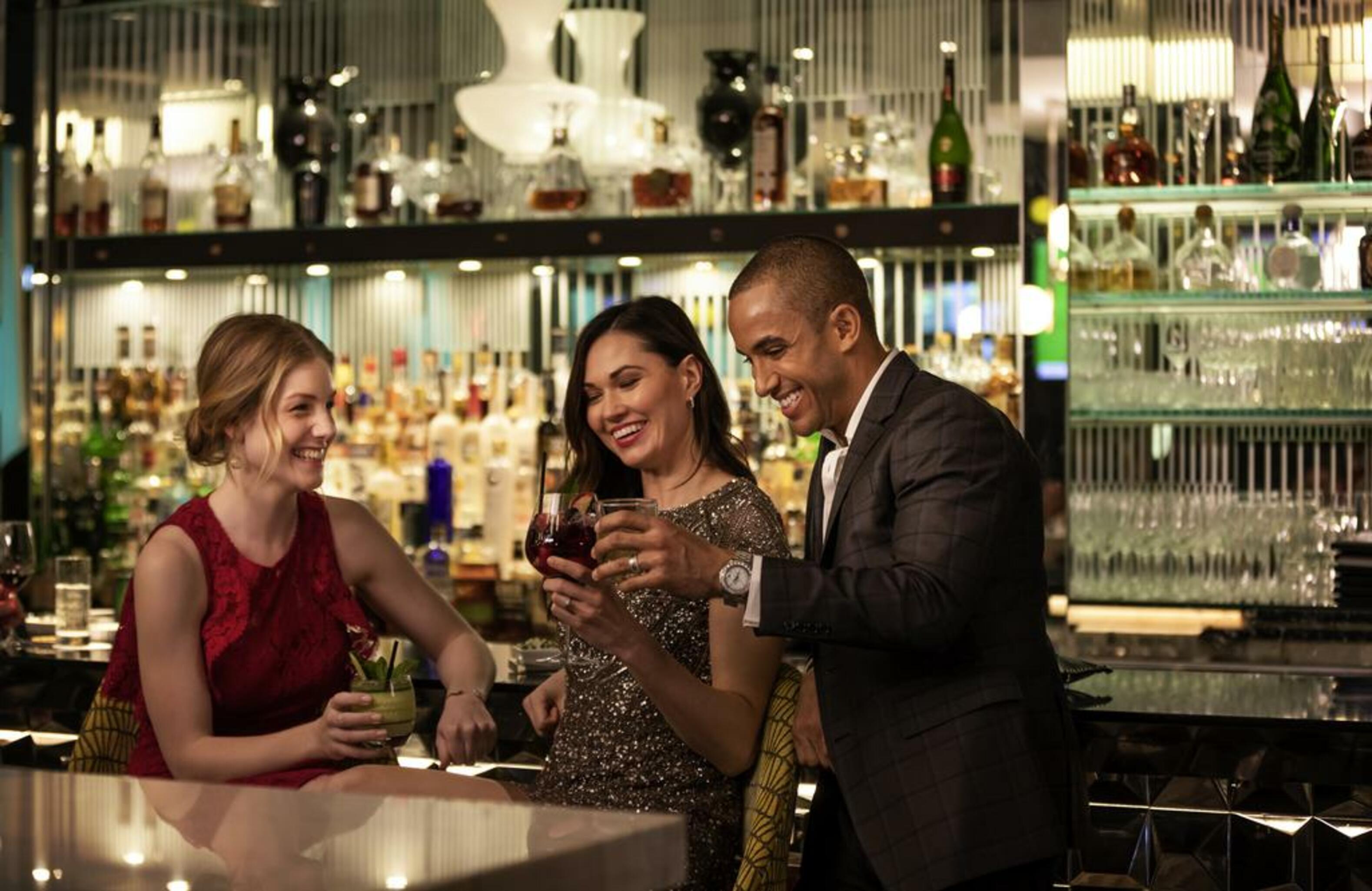 Sofitel Chicago Magnificent Mile Hotel Bagian luar foto The bar at the Ritz-Carlton, Tysons Corner