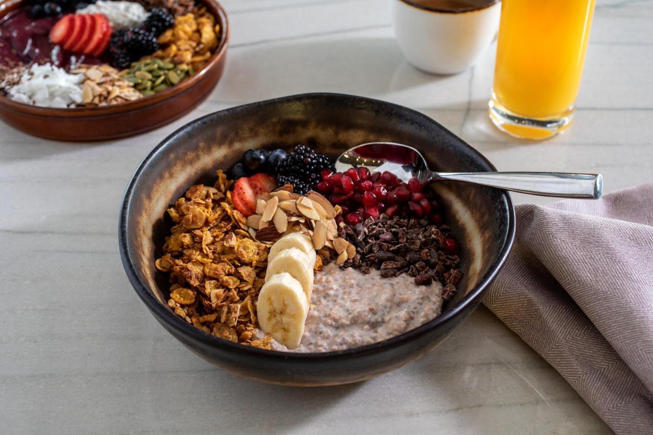 Sofitel Chicago Magnificent Mile Hotel Bagian luar foto Chia pudding