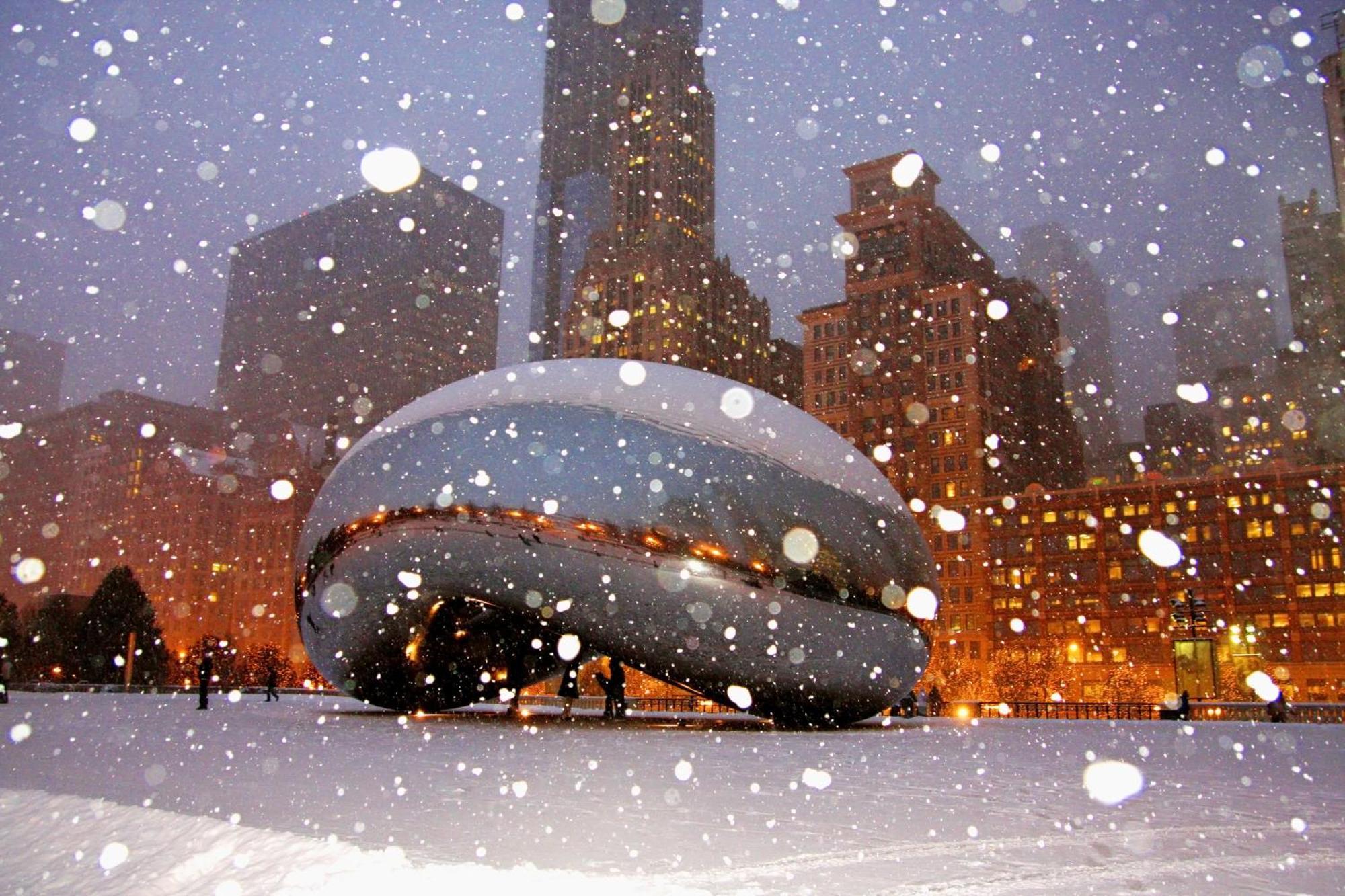 Sofitel Chicago Magnificent Mile Hotel Bagian luar foto The Cloud Gate in Chicago, Illinois, United States