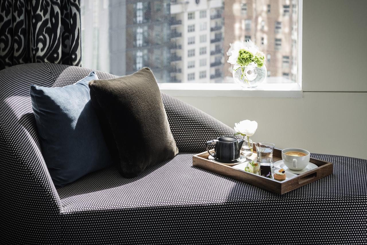 Sofitel Chicago Magnificent Mile Hotel Bagian luar foto A tea tray